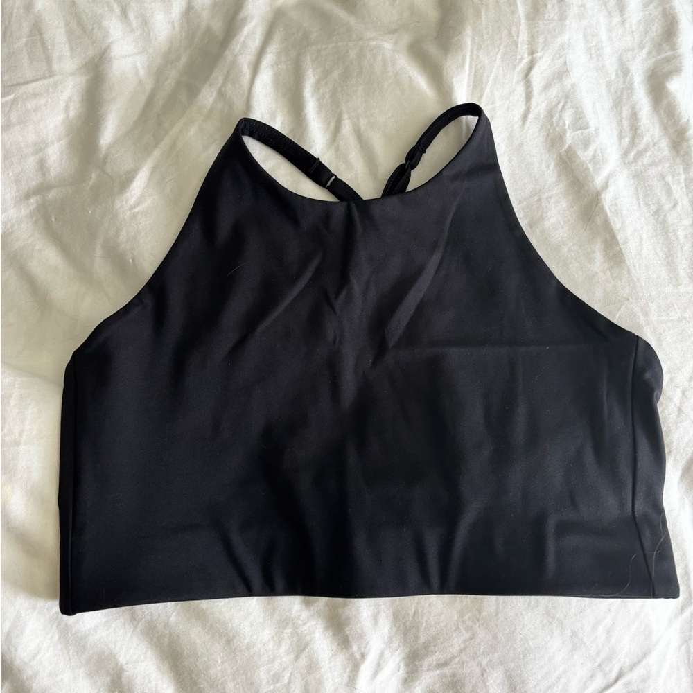 High neck sports bra